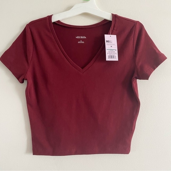 Wild FABLE NWT Baby Tee Basic T-Shirt V Neck Cropped Cotton - Picture 3 of 9